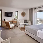Ionic 4* Plage de Super Paradise